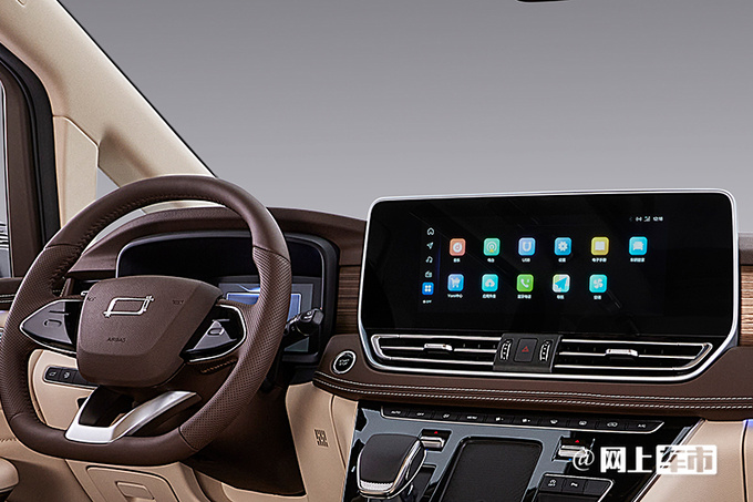 奔腾M9内饰曝光 豪华感看齐红旗MPV 或20万左右-图2