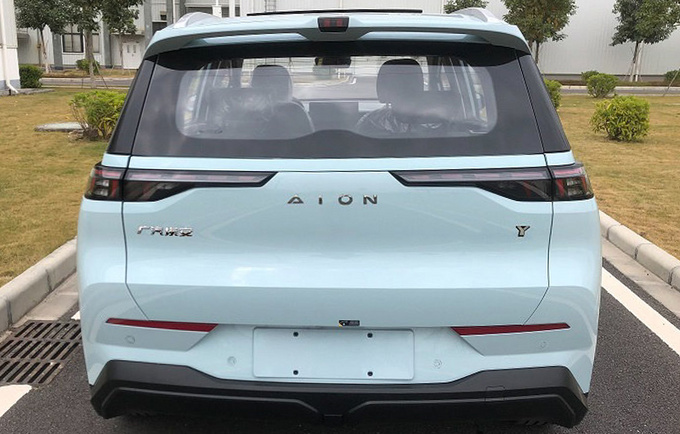 广汽埃安全新小型SUV曝光外观个性 4月就能买-图2