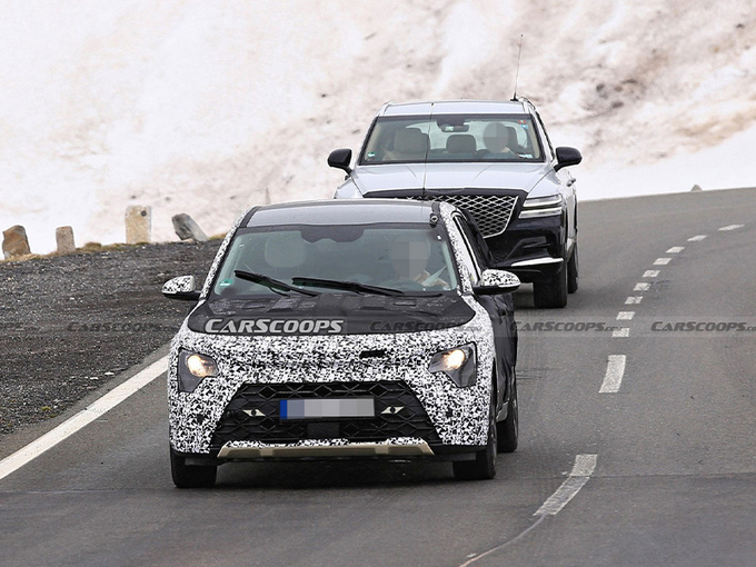 起亚新款SUV谍照曝光全新家族式外观/配插混动力-图1