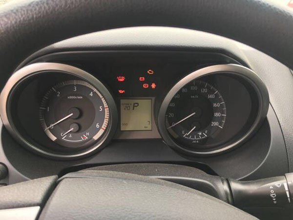 豐田霸道3000丐版現(xiàn)車 底價曝光再創(chuàng)奇跡-圖6
