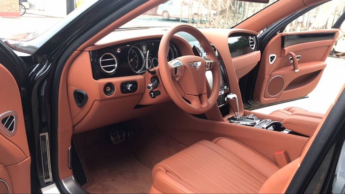 18款宾利飞驰V8S 超帅外形降价走量冲榜-图9