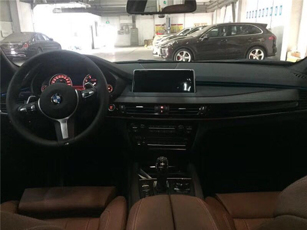 18款宝马X5加版 驰骋天下熏黑轮78万狂甩-图4