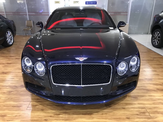 2018款宾利飞驰4.0T 设计人性化超值体验-图1