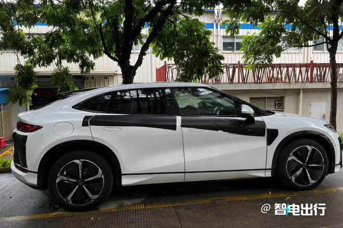 比亚迪猎跑SUV宋L街拍续航662km 四季度上市-图3