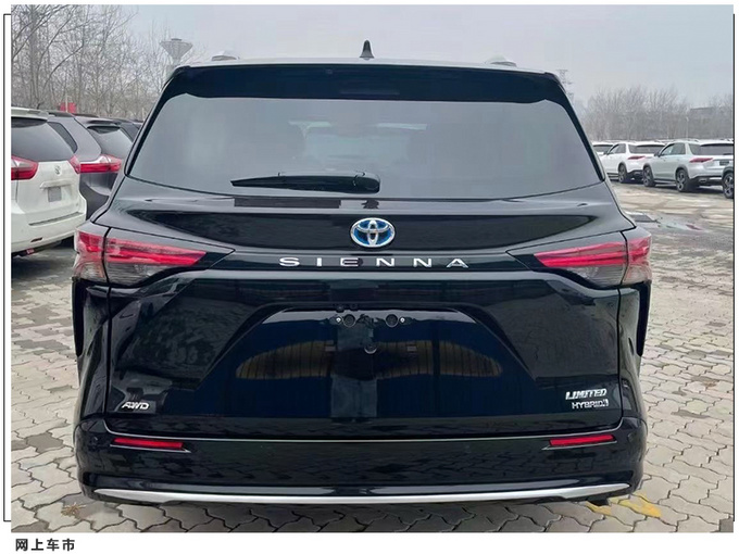 丰田全新塞纳到港实拍搭2.5L混动/年内正式发布-图5