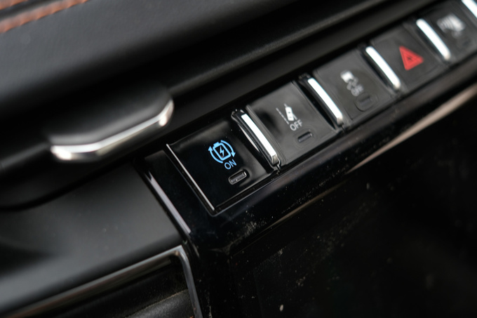 《豪华180》全新大切诺基4xe能否成为越野传奇的新篇章-图36