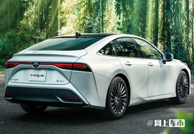 丰田新大号亚洲龙曝光本月18号上市/进口引入-图3