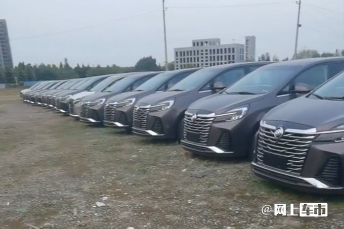 别克4S店猛打折GL8卖不到20万 比大通G70还便宜-图3