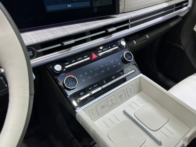 2024北京车展全新现代胜达实拍体验硬朗与温馨的完美组合-图14