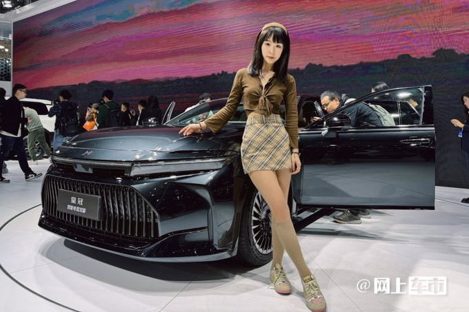 丰田新皇冠尺寸大升级-将上市现款最高优惠7万-图1