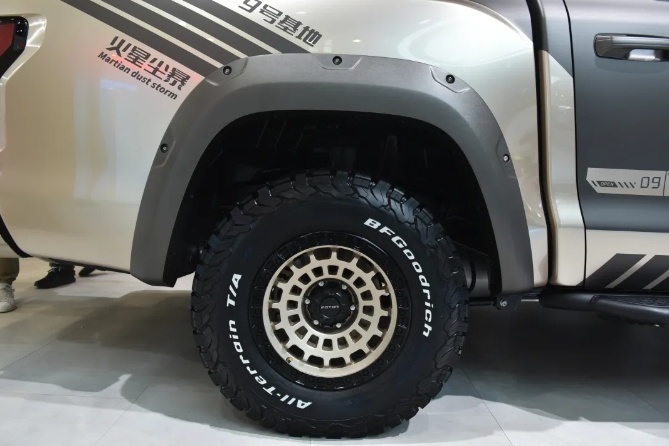 越野化全尺寸大皮卡来袭火星9穿越版亮相北京车展-图3