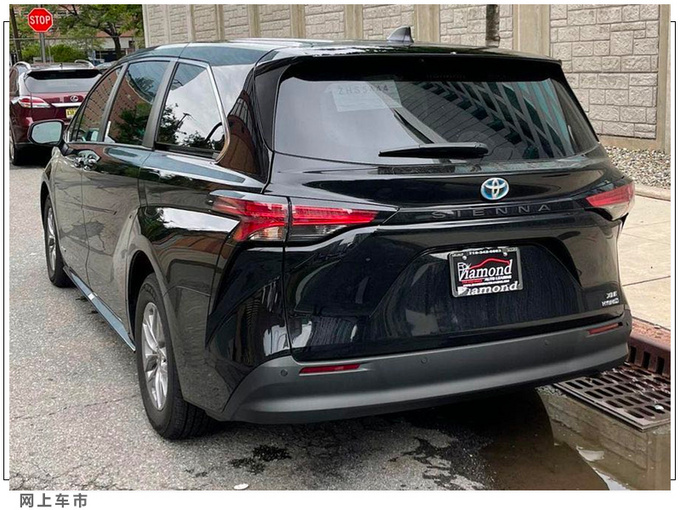 丰田新塞纳实车街拍搭2.5L混动/下半年国内发布-图4