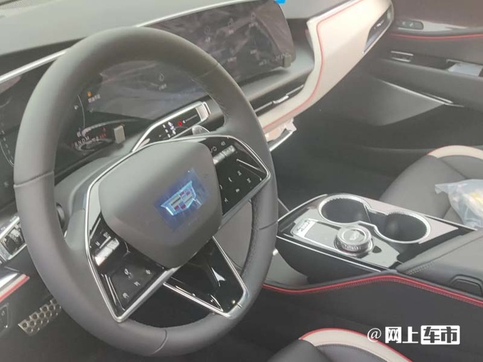 凯迪拉克GT4到店实拍标配33英寸9K屏 2种动力可选-图6