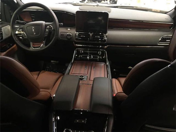 2018款林肯领航员墨版价格 豪华内舱曝光-图6