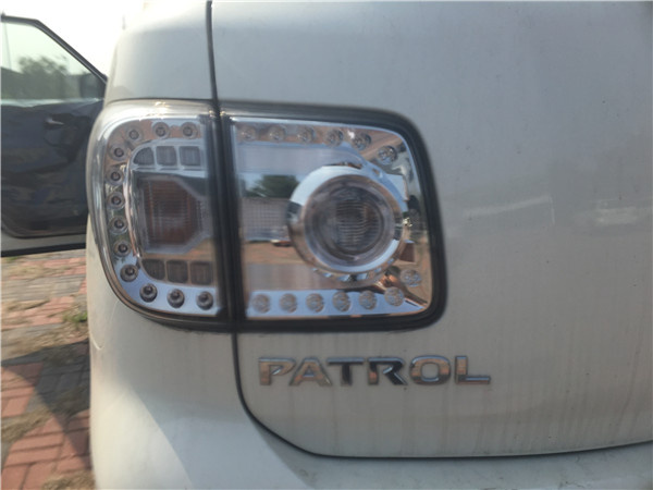 18款日产途乐Y62 中东版4.0五种配置分析-图11