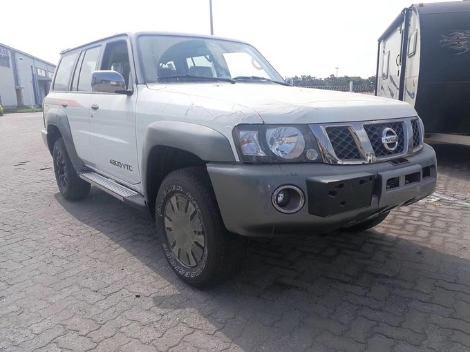 五门版日产途乐Y61狠降冲冠 专业越野车-图1