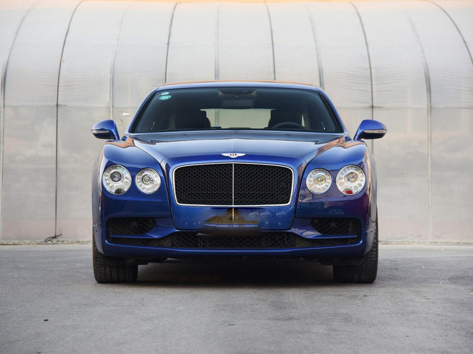 解读18款宾利飞驰V8S 豪车典范配置丰富-图2