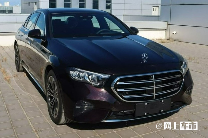 奔驰全新E级插混版实拍车身更低 油耗大幅降低-图1