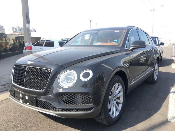 18款宾利添越4.0柴油五座 全球最奢华SUV-图2