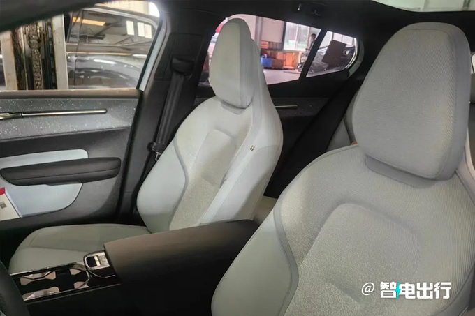 沃尔沃EX30最新街拍零百加速3.6s-动力超极氪X-图5