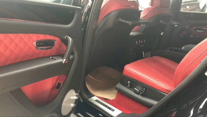 18款宾利添越6.0T 黑色高配仅此一台特价-图8