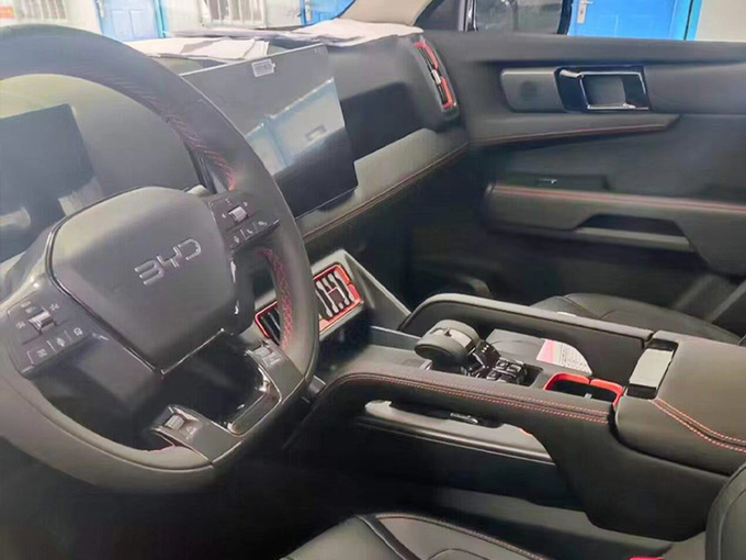 比亞迪皮卡實拍曝光撞臉福特F-150閃電這價格你滿意嗎-圖5