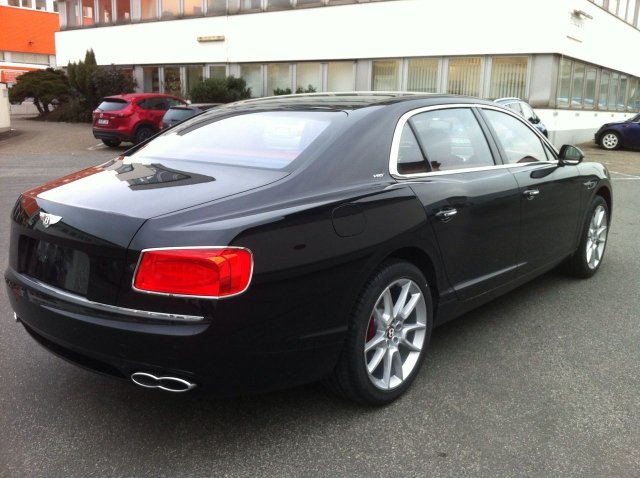 全新宾利飞驰内饰精湛卓越 古典之美点缀-图10