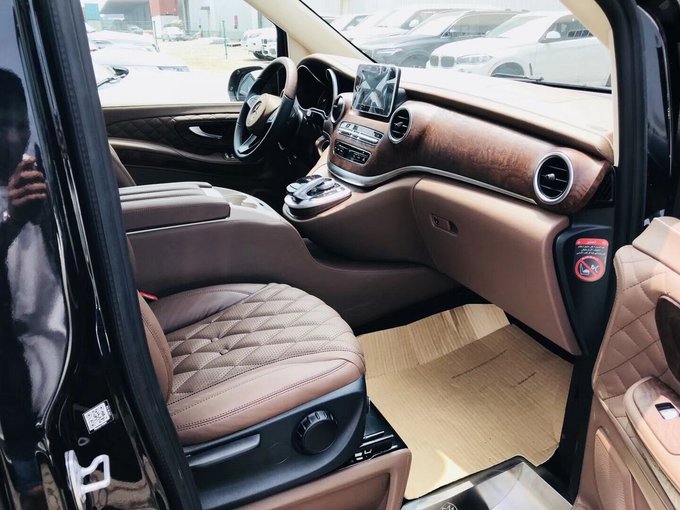 2018款奔驰迈特斯 超豪华商务旅行两不误-图5