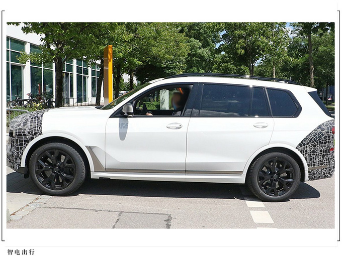 宝马改款X7渲染图曝光全新大灯/配大尺寸屏幕-图4