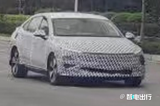 五菱全新轿车曝光 换壳宝骏RC-5 首发混动发动机-图2