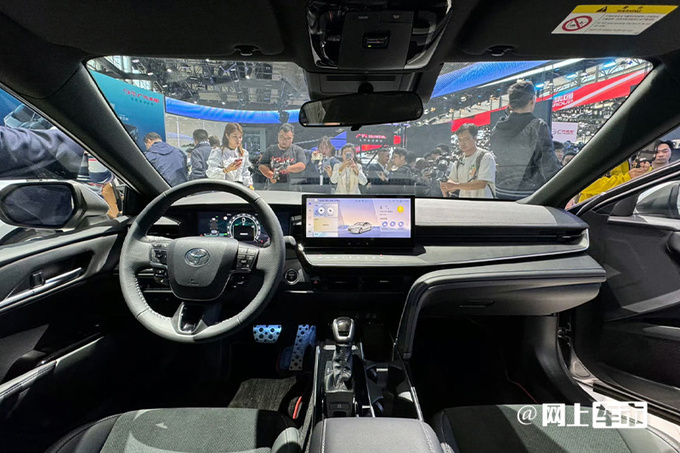 丰田第九代凯美瑞首发增2.0L混动 预计明年上市-图6