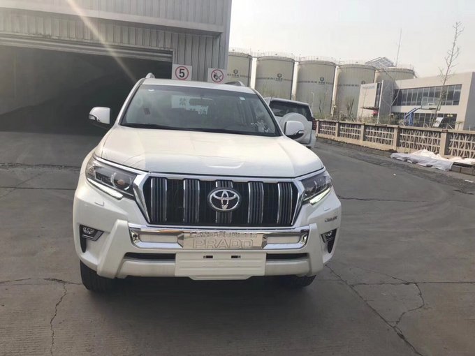 18款丰田霸道4.0中东版 VX高配现车报价