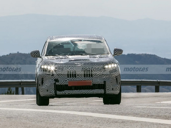 雷诺新款科雷嘉谍照搭插混动力/配全新头灯-图1