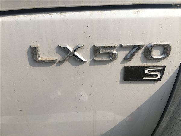 18款雷克萨斯LX570 全新进口SUV依旧帅气-图8