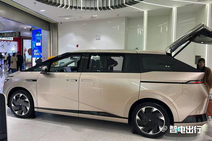 比预售便宜x万小鹏X9售xx.xx万起 订单超30000台-图2