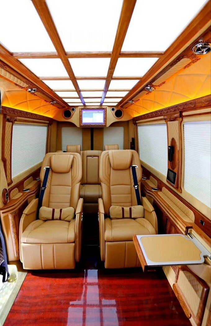 奔驰斯宾特颜值担当 高端商务加饰不加价-图9