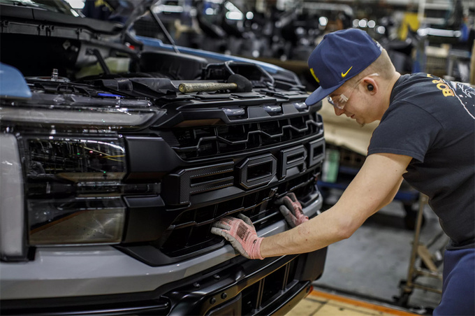 2024福特F-150Lightning将上市比预期降5500美元-图5