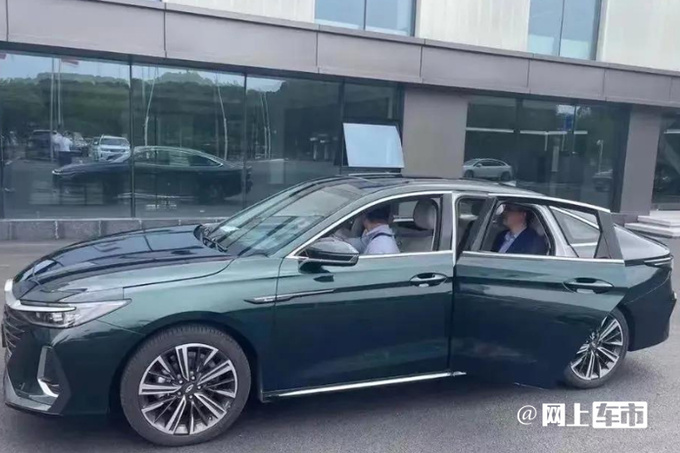 奇瑞新艾瑞泽8 6月18日上市或14万起售 零百7秒级-图2