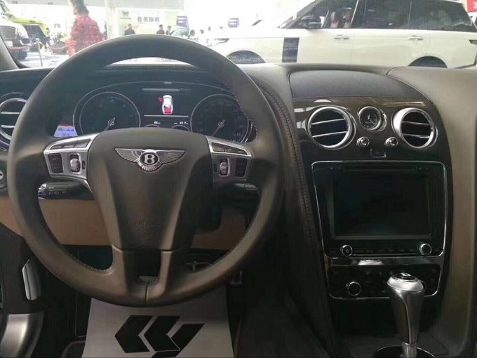 18款宾利飞驰价格调整 双色飞驰急出一台-图9