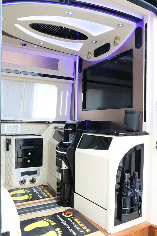 奔驰斯宾特 内饰主流53寸大电视火爆开售-图4