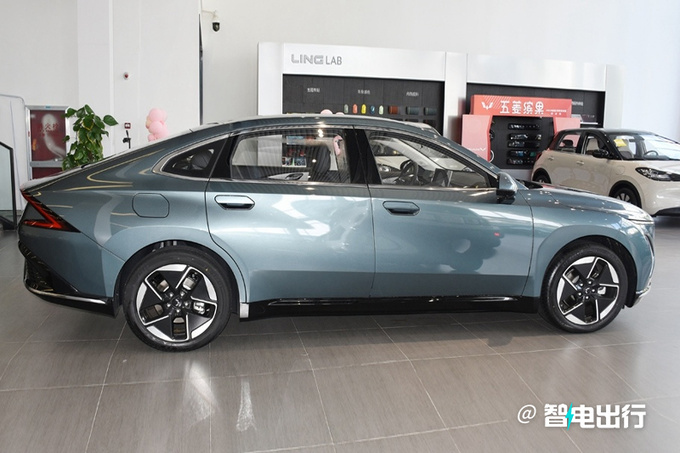 五菱星光11月25日上市預售價比秦PLUS便宜近4萬-圖2