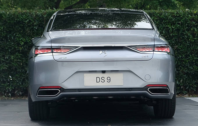 豪华版标致508L上市尺寸加长 XX.XX万起售-图3