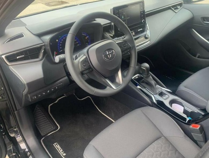 丰田新款卡罗拉旅行版实拍搭1.8L混动/配置实用-图4