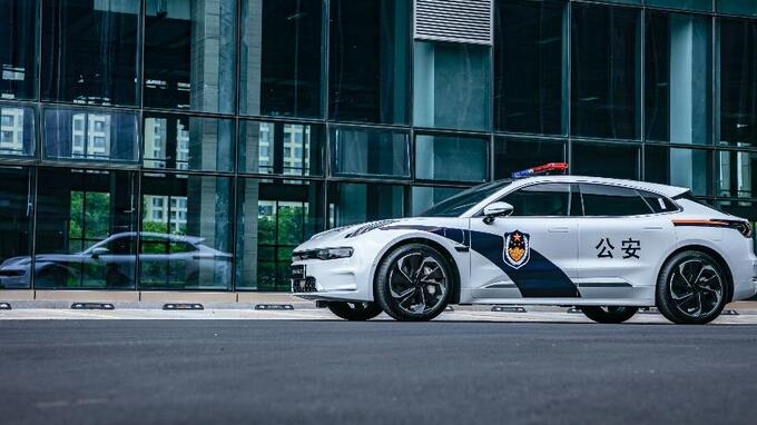 极氪001入列亚运警用服务车队 冠军实力官方认证-图3