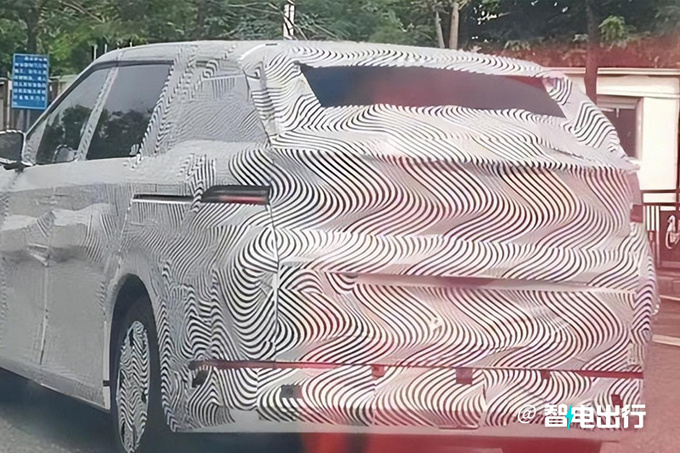 小鹏MPV X9曝光年产能12万辆 比腾势D9大一圈-图8