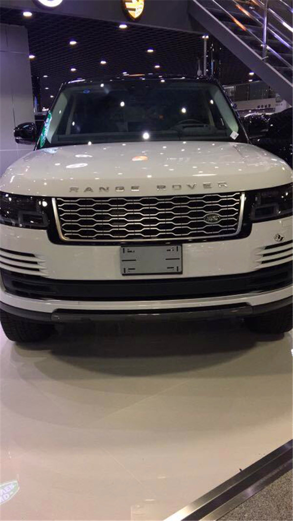 2018款路虎揽胜行政版 越野性能全新升级-图1