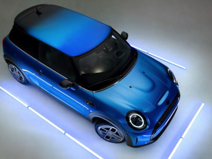 MINI新款车顶涂装曝光 三色渐变设计/上半年内推出-图1