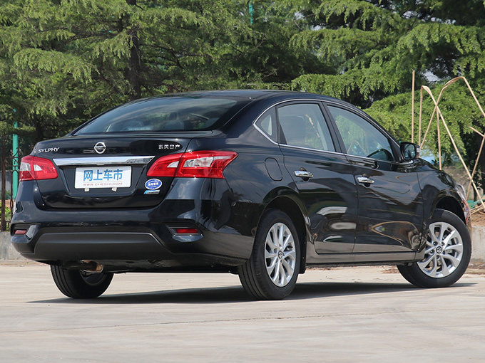 10万买经济省油家用轿车 看看这三款车怎么样-图9