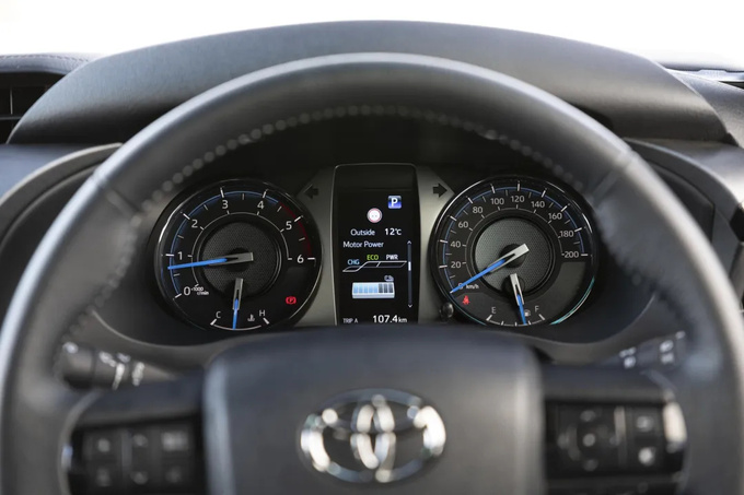 豐田新款HiLux輕混車型油耗公布省7.1-9.5油耗-圖9