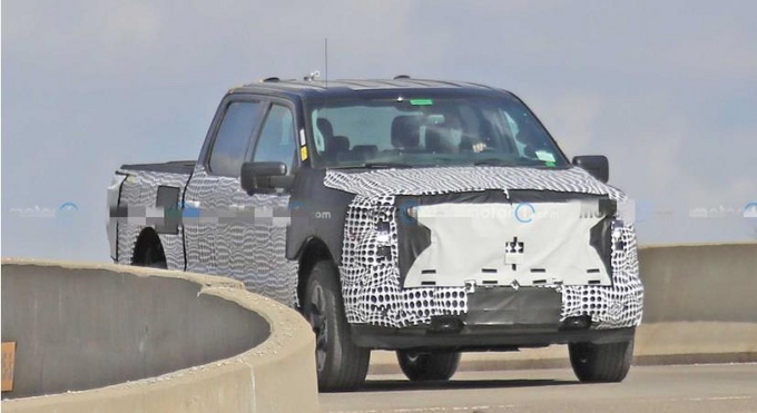 福特F-150 EV最新谍照续航里程约483公里-图1